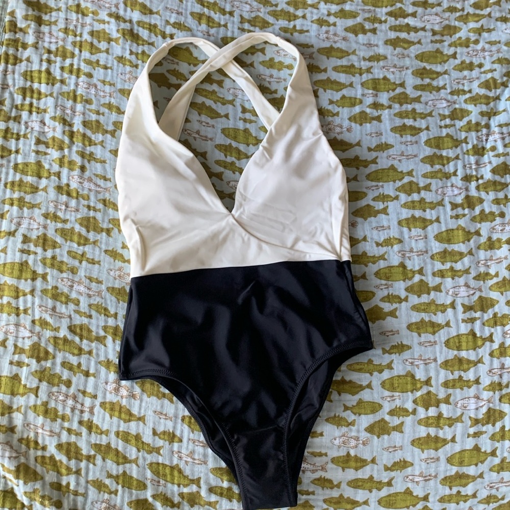SUMMERSALT Deep Dive One Piece Swimsuit Colorblock Black and Off White Womens 2